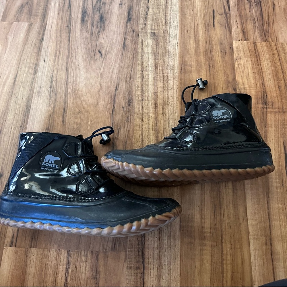 Sorel Low Cut Rainboots size 8.5